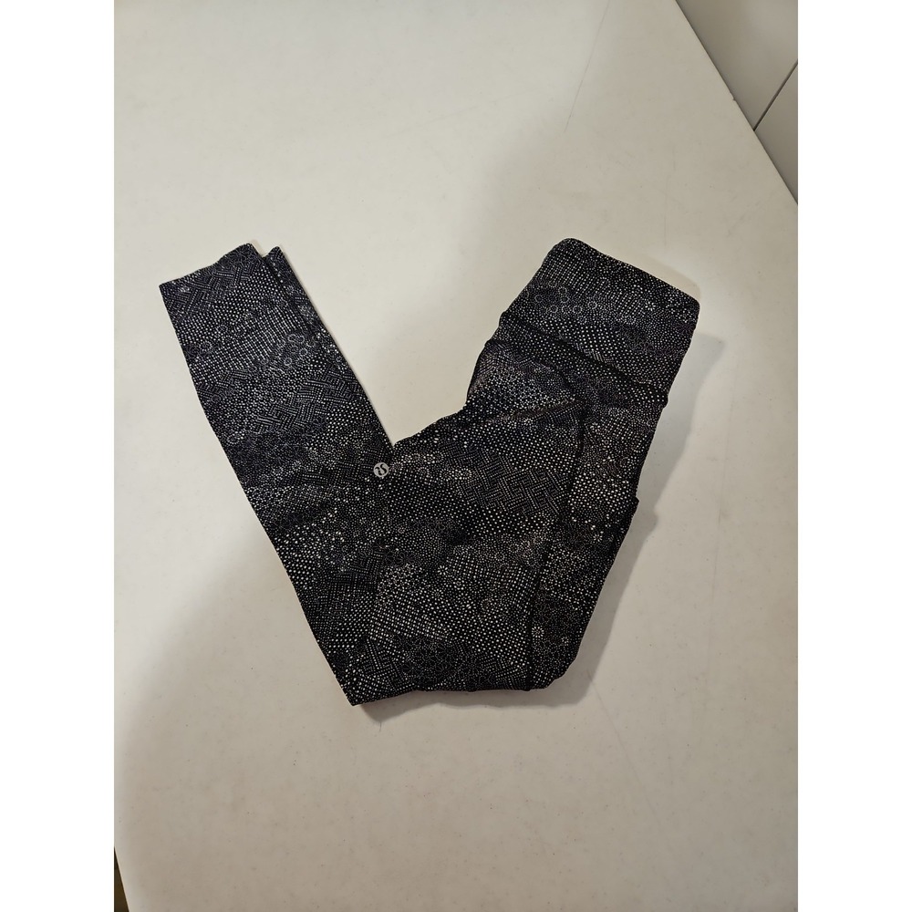 Lululemon Time To Sweat Legging Size 4 Black/white Muli Design *bottoms Cut*(L53